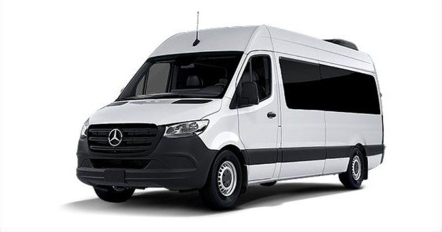 Van Mercedes-Benz Sprinter do transfer compartilhado de São Luís para Barreirinhas